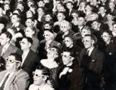 Espectadores en un cine 3D
