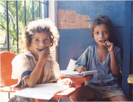 La eficacia busca una escuela basada en el principio de equidad, que tenga en cuenta  a todos los alumnos y no s&oacute;lo a los m&aacute;s privilegiados.